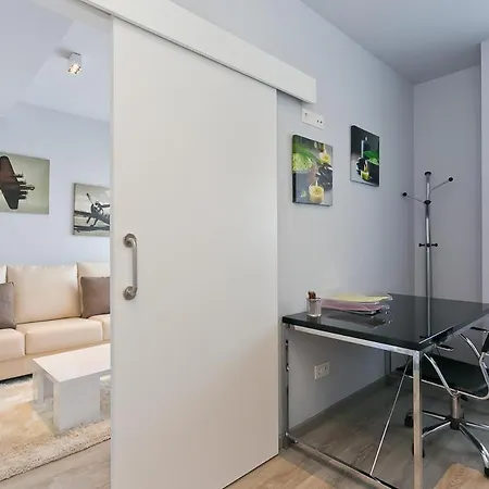 Estupendo Penthouse 2 , 1 Bano Wifi Malaga